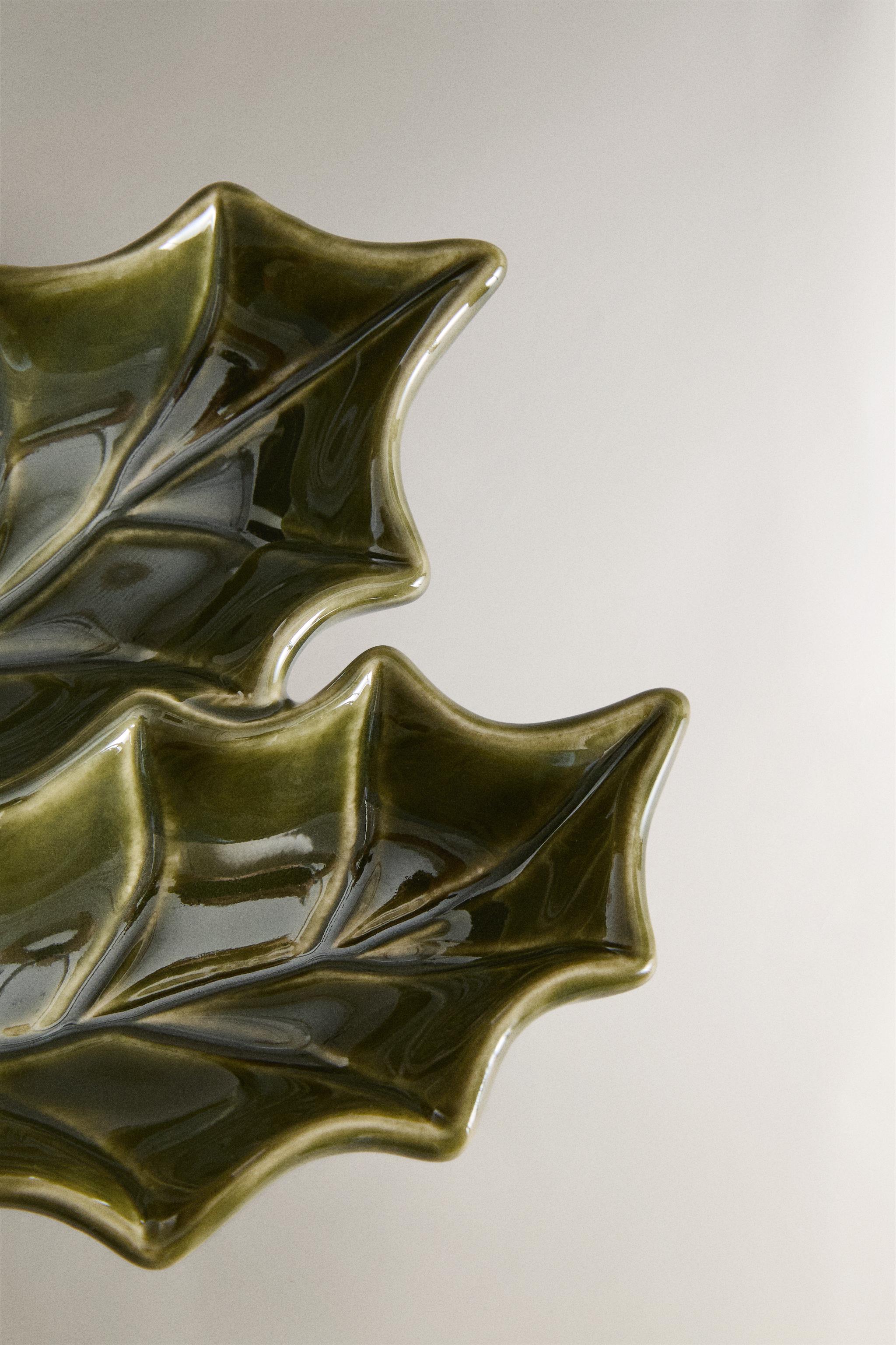 CHRISTMAS HOLLY PORCELAIN BOWL